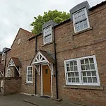 Private George Hudson Court Close To Walls Apartamento