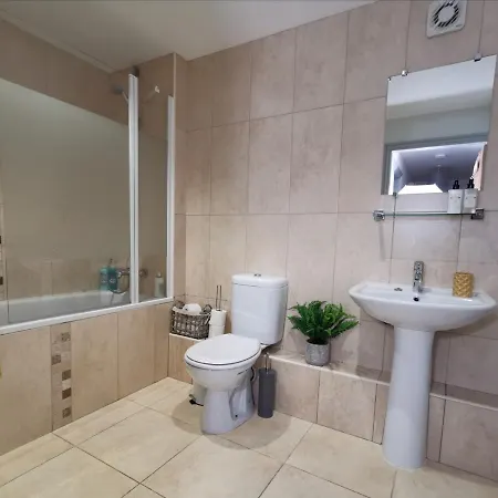 Апартаменты George Hudson Court *