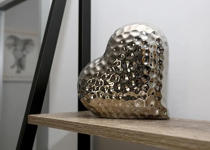 Apartment Private George Hudson Court Apartments Close To City Walls