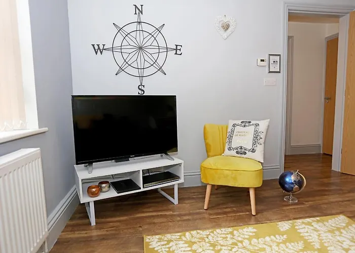 George Hudson Court Apartments *