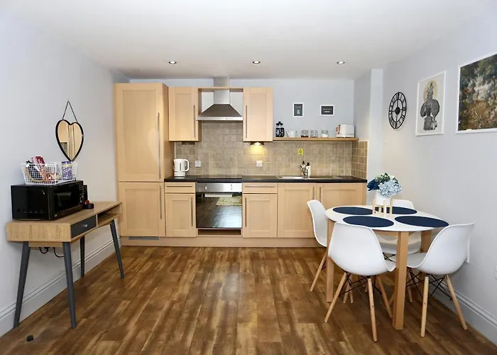 Private George Hudson Court Apartments Close To City Walls Apartment *