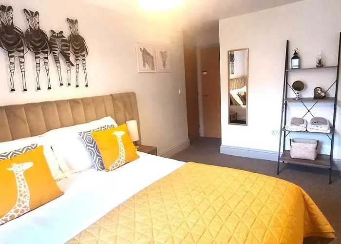 Private George Hudson Court Apartments Close To City Walls