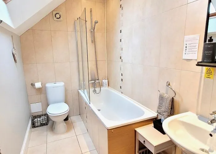 Private George Hudson Court Apartments Close To City Walls York