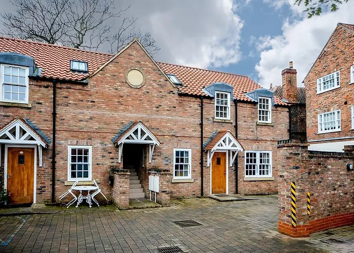 George Hudson Court Apartments Apartment *