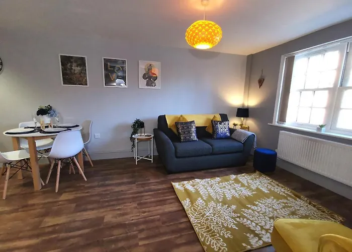 Private George Hudson Court Apartments Close To City Walls