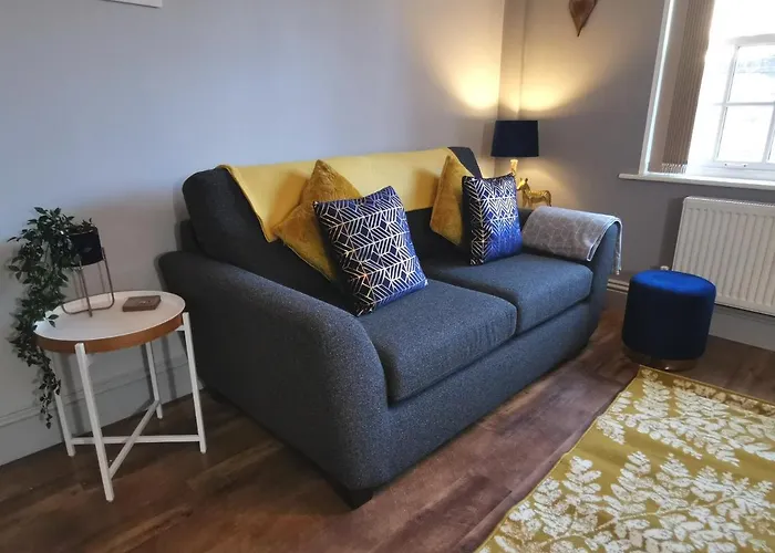 Private George Hudson Court Apartments Close To City Walls York