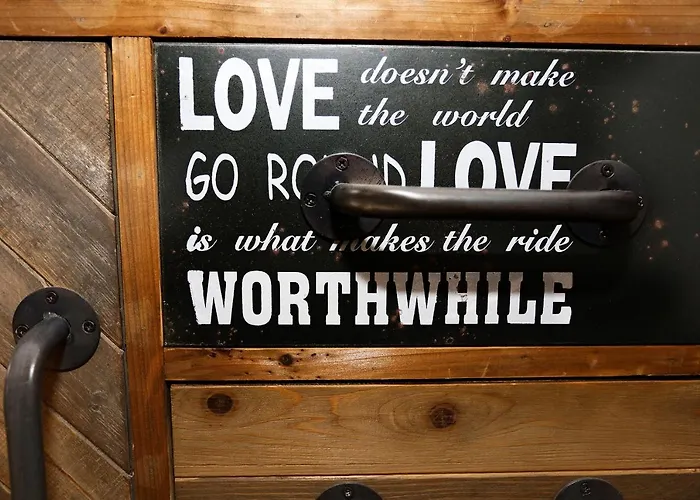 Apartment George Hudson Court Apartments