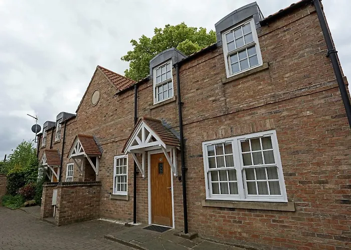 George Hudson Court Apartments Apartment