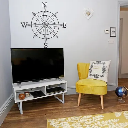 George Hudson Court Apartments *