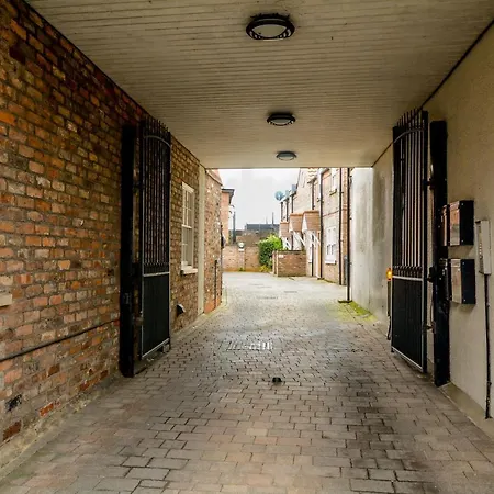 George Hudson Court Apartments Apartment
